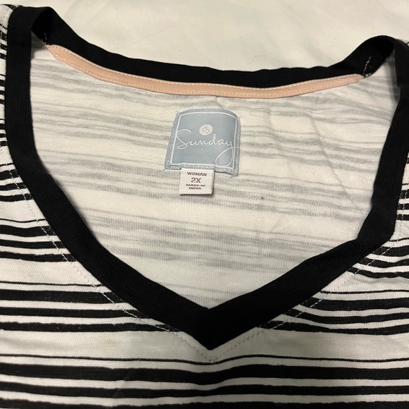 Black and white striped Sumday short sleeve shirt - Picture 4 of 6